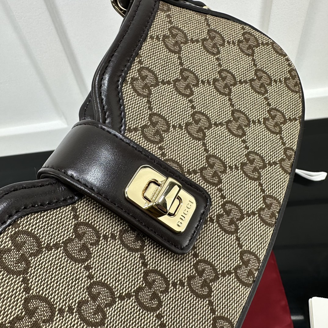 Gucci Hobo Bags